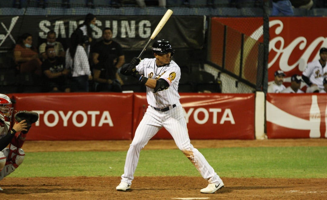 Los Leones tenían todo Cuadrado: Cardenales quedaron tendidos en el terreno del Universitario