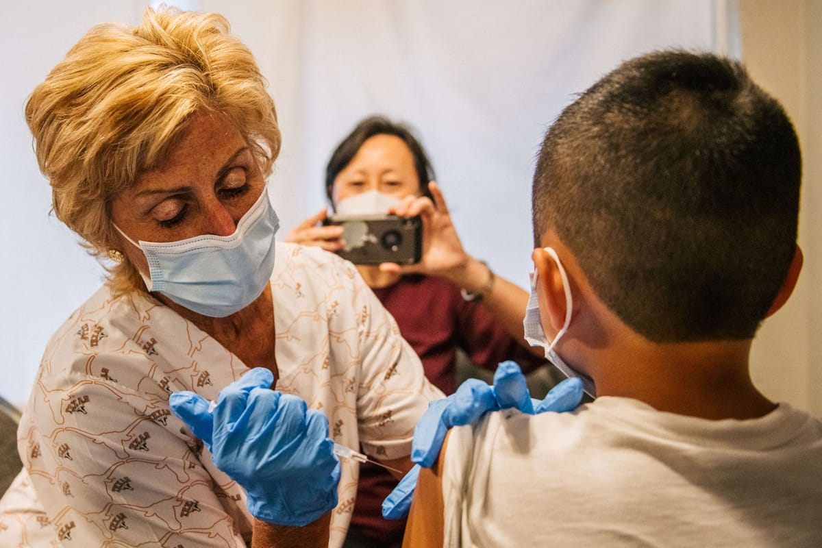 Estados Unidos inició vacunación contra el Covid-19 a niños mayores de cinco años