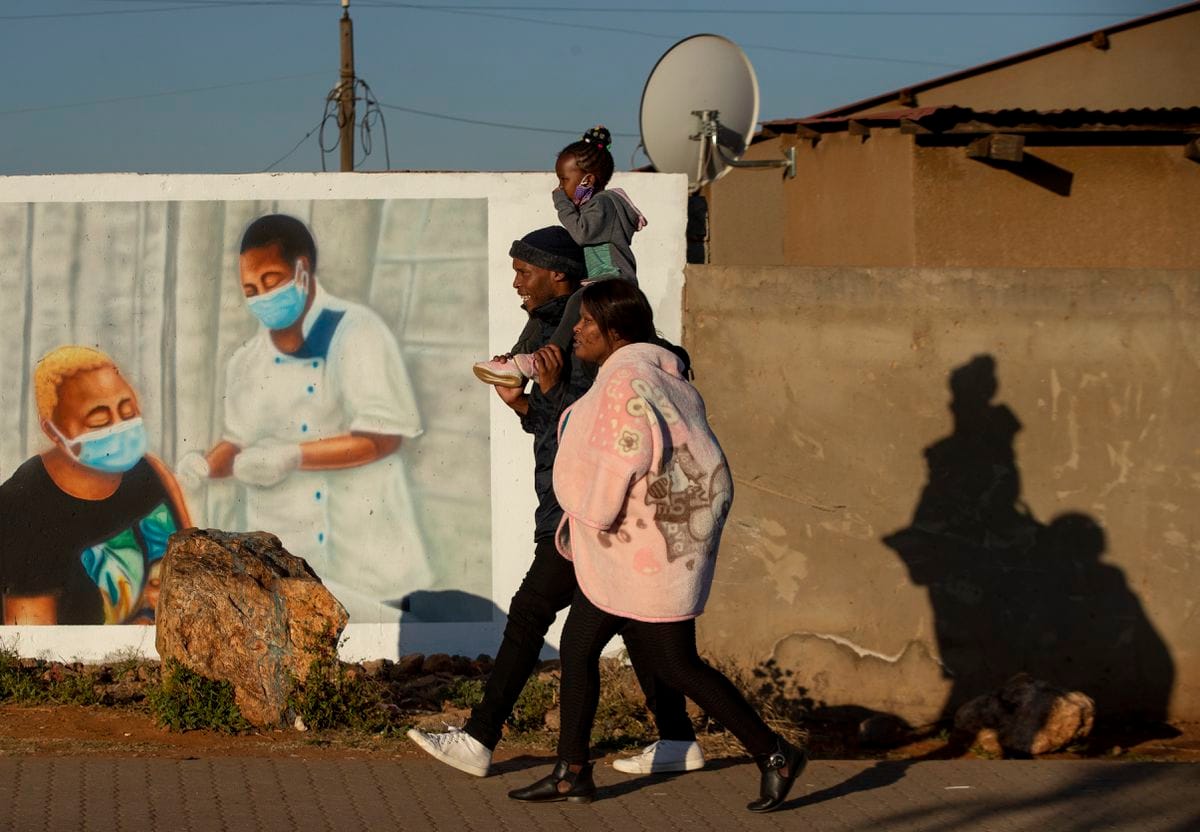 Nueva variante del coronavirus con múltiples mutaciones fue detectada en Sudáfrica