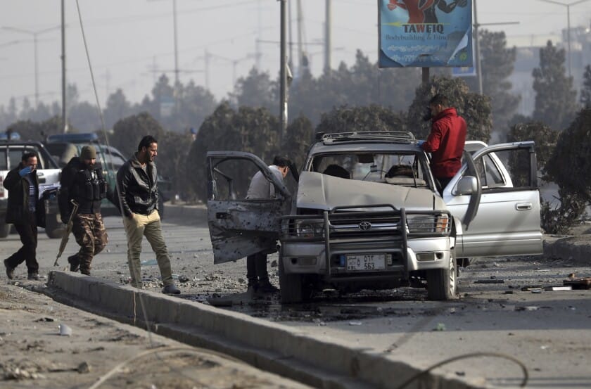 Atentado contra vehículos dejó cinco muertos en Kabul