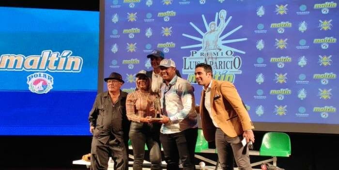 Salvador Pérez recibió el Premio Luis Aparicio 2021