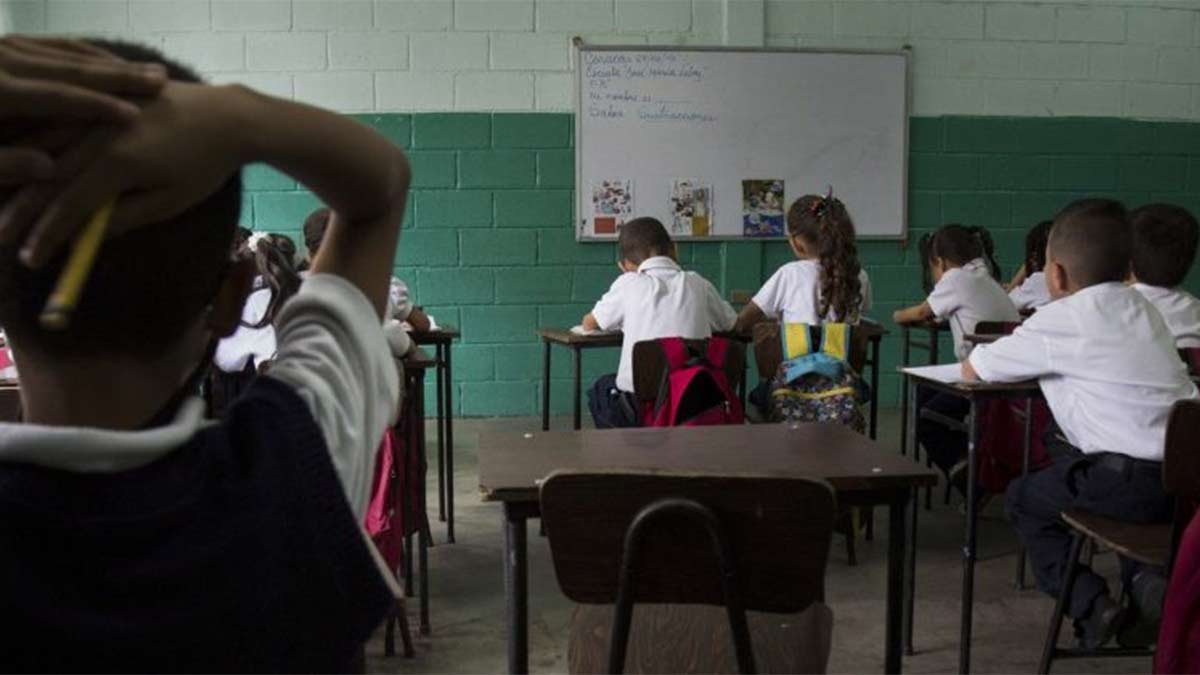 Clases presenciales serán hasta mediados de noviembre por elecciones