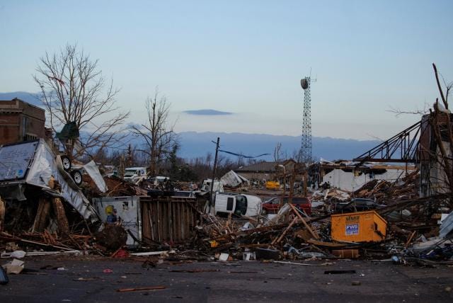Más de 75 personas murieron por el paso de tornados en EE.UU.