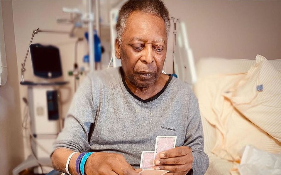 Hospitalizaron a Pelé para continuar con su quimioterapia
