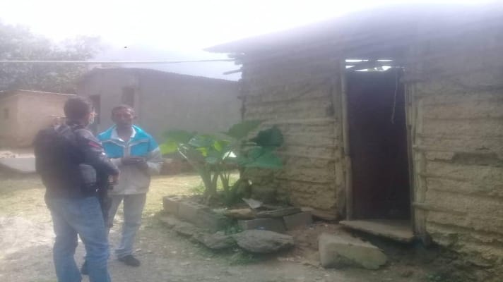 Ingirió licor artesanal, comió, se durmió y murió en Vargas