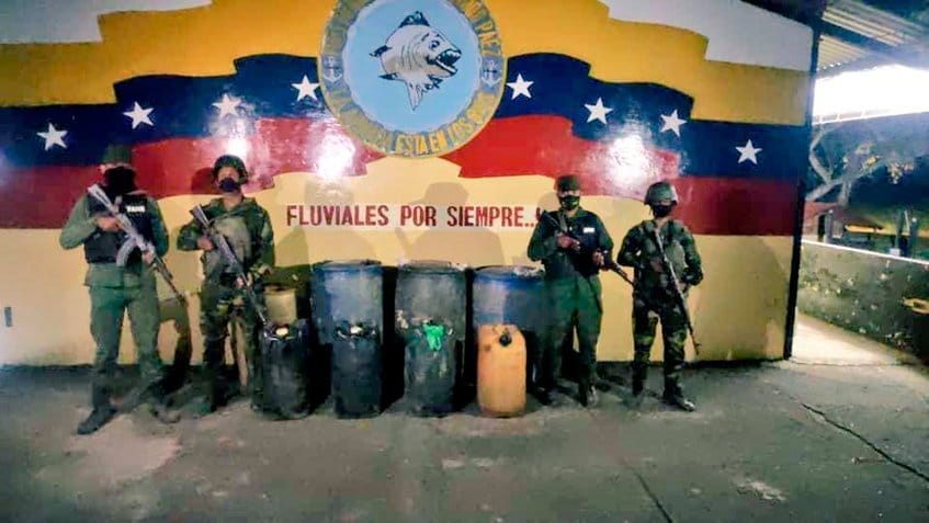1.000 Litros de gasolina fue incautado por las Fuerzas Armadas Venezolanas en frontera con Colombia
