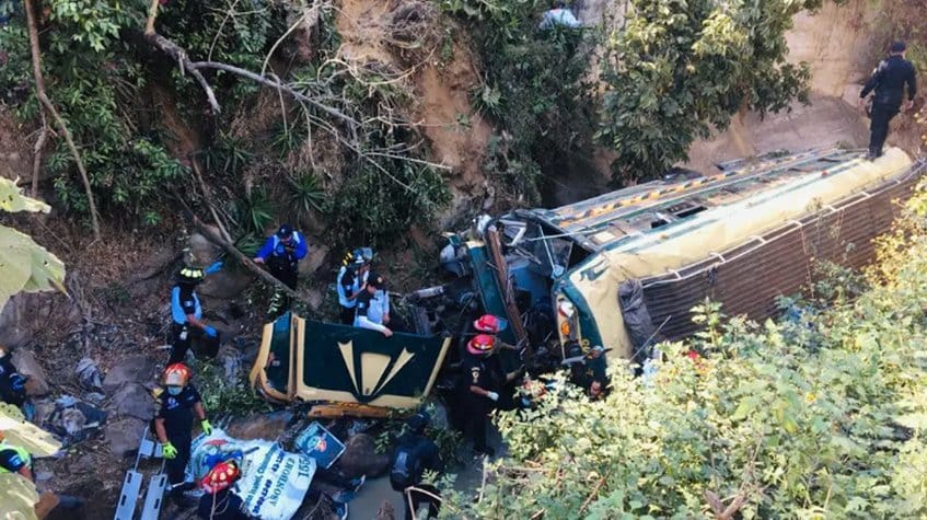 Accidente de bus en Guatemala dejó al menos 5 fallecidos y varios heridos