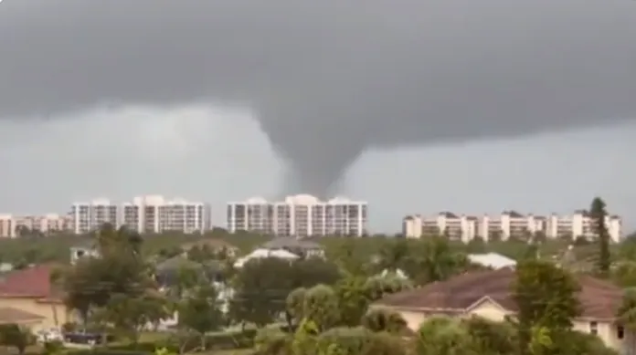 Tornado en florida dejó a múltiples viviendas destruidas