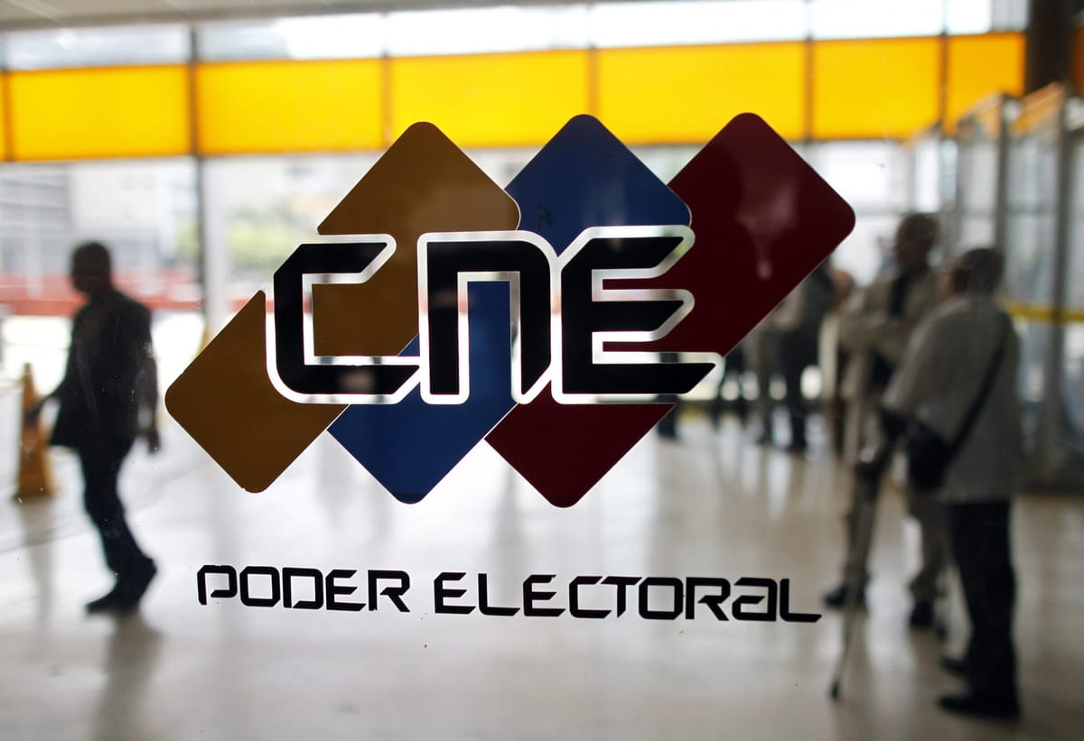 CNE declaró "improcedente" la solicitud de activación del revocatorio a Maduro