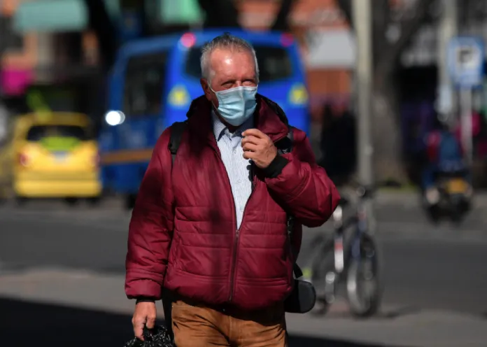 Colombia retira el uso obligatorio de mascarillas en espacios abiertos