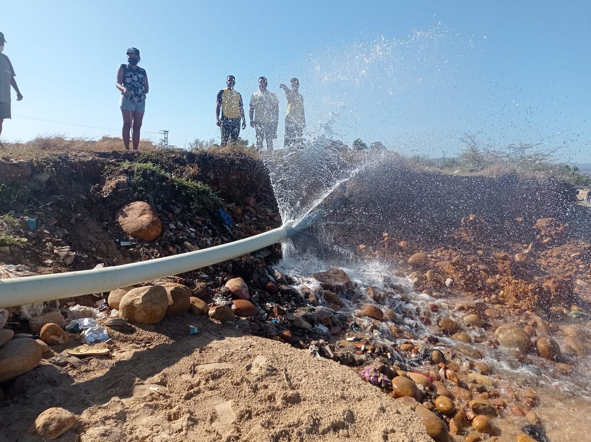 Sucre | Habitantes exigen a Hidrocaribe la reparación de un tubo de agua potable en San Luis 
