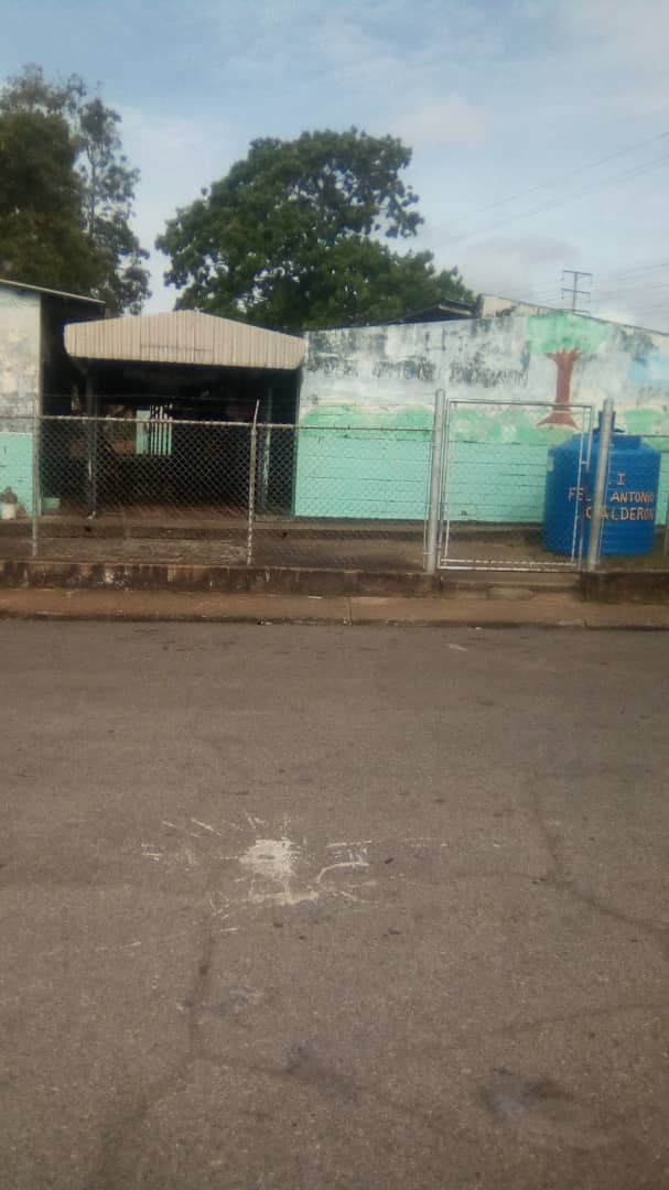 Representantes denuncian foco de contaminación en escuelas Inés Ponte y Felix Antonio Calderón en Maturín