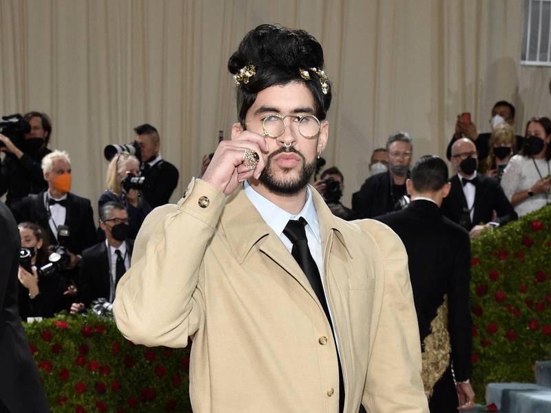 Bad Bunny marcó tendencia en la Gala del Met por llevar un vestido beige de Burberry