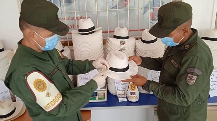 GNB incautó 598 sombreros con cocaina líquida proveniente de Colombia