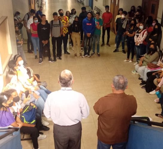 Docentes de la UGMA mantienen paralización de las actividades para exigir mejoras salariales