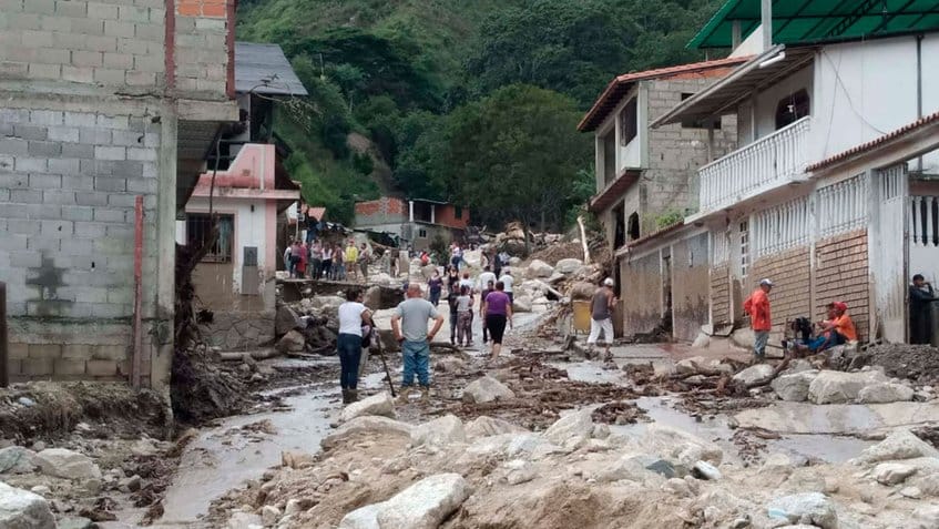 En Mérida fuertes precipitaciones dejaron más de dos docenas de viviendas afectadas