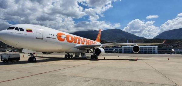 Vuelo de línea aérea Conviasa dejó a 190 pasajeros varados en aeropuerto de Bolivia