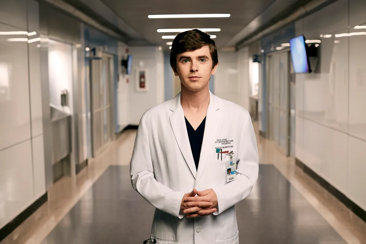 Niño salvó la vida de compañero por maniobra aprendida en “The Good Doctor” 