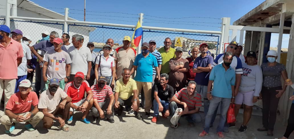 252 jubilados de las Salinas de Araya cumplieron más de 35 horas en protesta