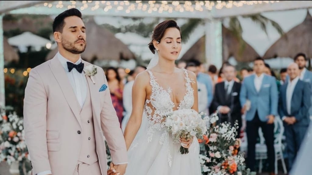 Ex esposo de Carmen Villalobos podría tener nueva conquista