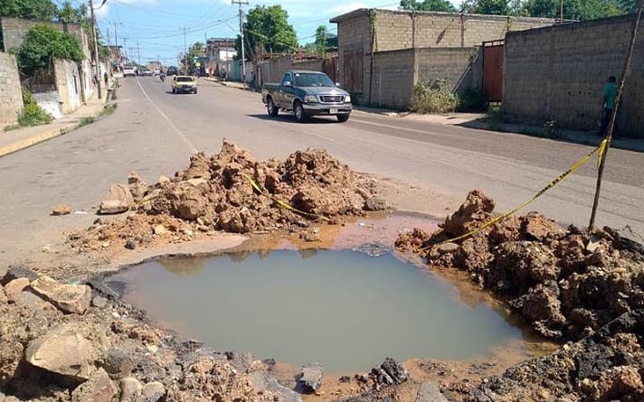 Tubería rota está afectado a la localidad de El Rincón hace más de un mes