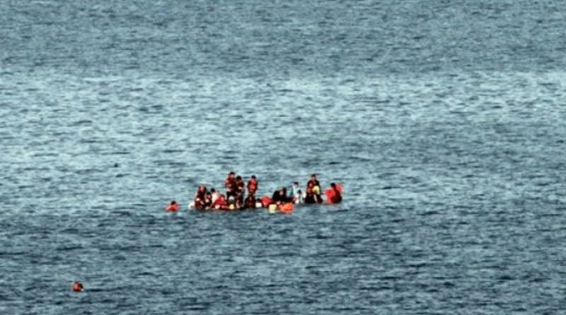 Fueron rescatados 14 pescadores de un naufragio