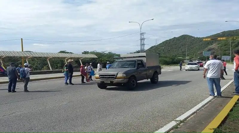 Personal de la Udone protestó para exigir sus derechos salariales
