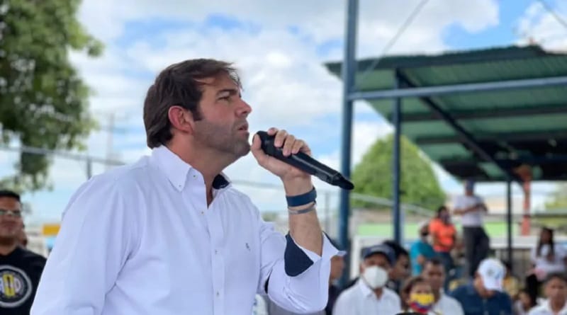 Carlos Prosperi fue proclamado candidato a las primarias presidenciales por AD