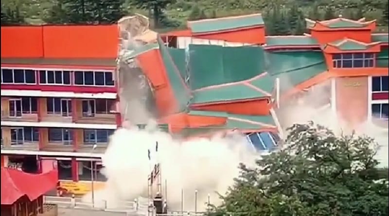 Hotel en Pakistán se derrumbó tras las fuertes precipitaciones