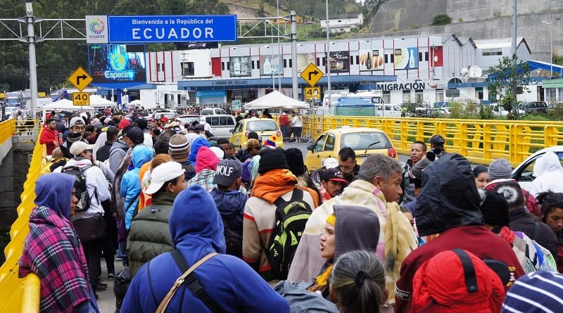 Refugiados venezolanos podrán legalizarse en Ecuador