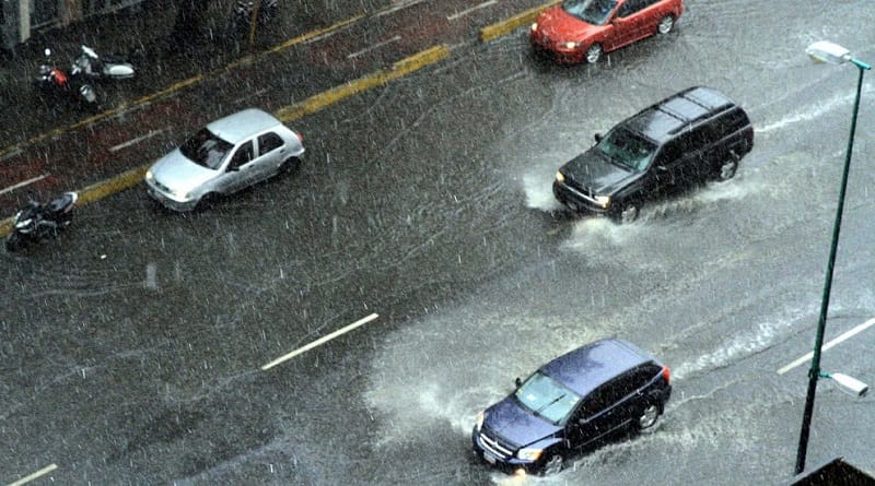 Onda Tropical 39 podría convertirse en Tormenta Herminia tras su paso por Venezuela