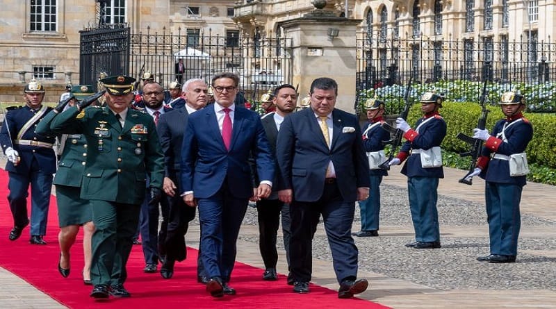 Embajador de Venezuela en Colombia presentó credenciales ante el presidente