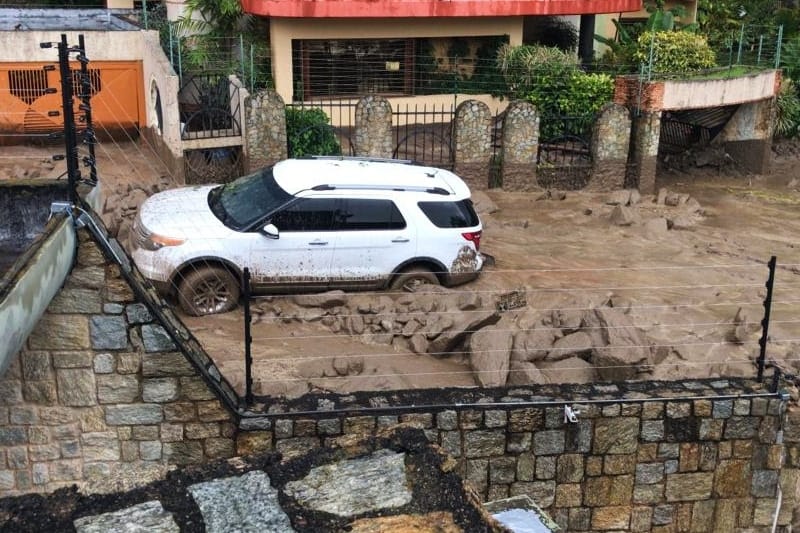 Desbordamiento de quebrada dejó tres fallecidos en Maracay