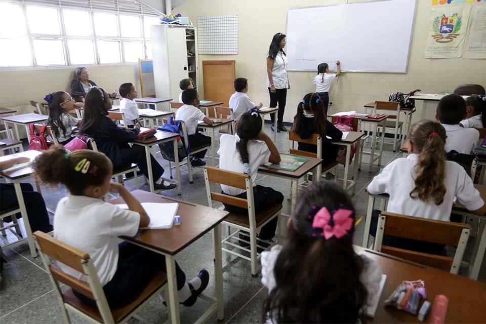 Reportan posible virus en escuelas de Piar