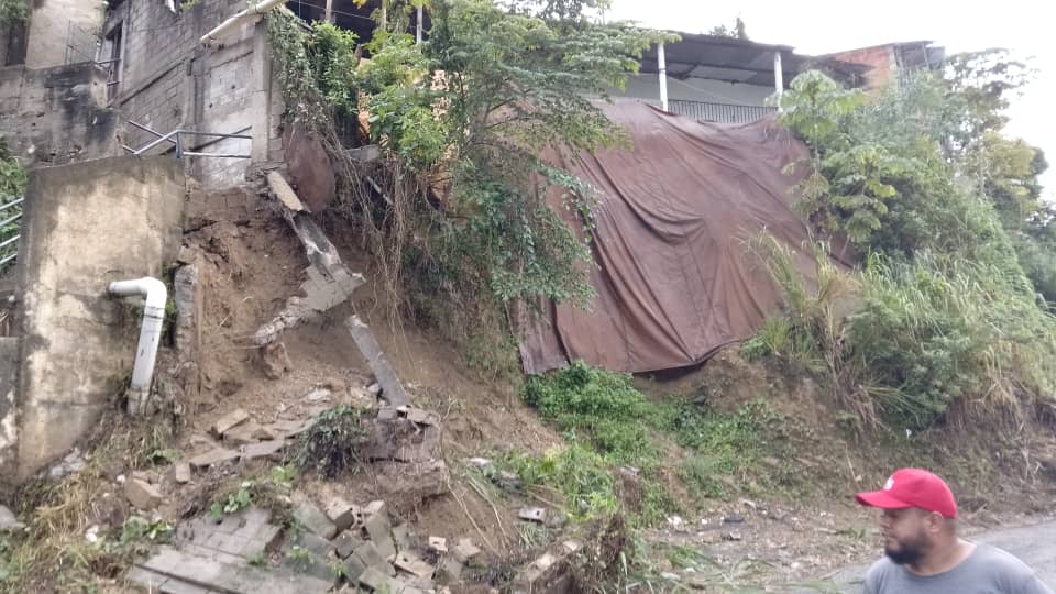 Nuevo desbordamiento de la quebrada El Limón dejó 20 viviendas colapsadas