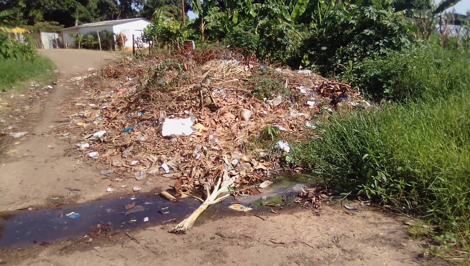 Entre basura y aguas negras viven los habitantes de Sotillo en Monagas