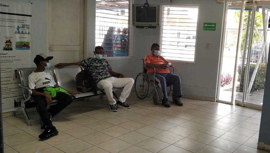 Maturineses denunciaron mal estado de la unidad de diálisis en Las Avenidas