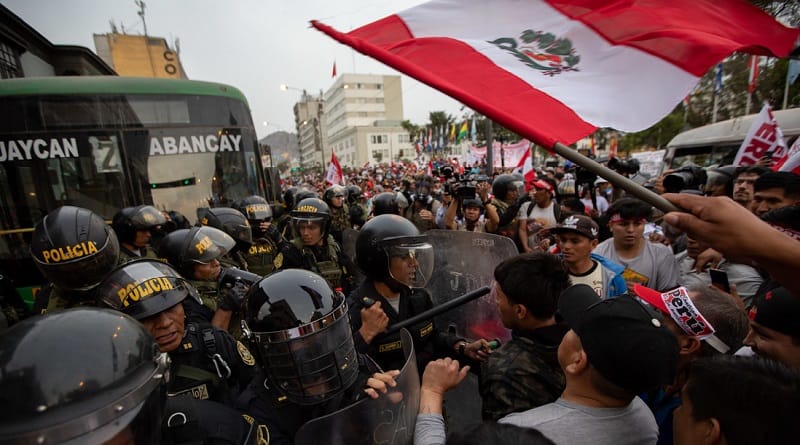 Defensoría de Perú confirmó primer fallecido en manifestaciones en Lima