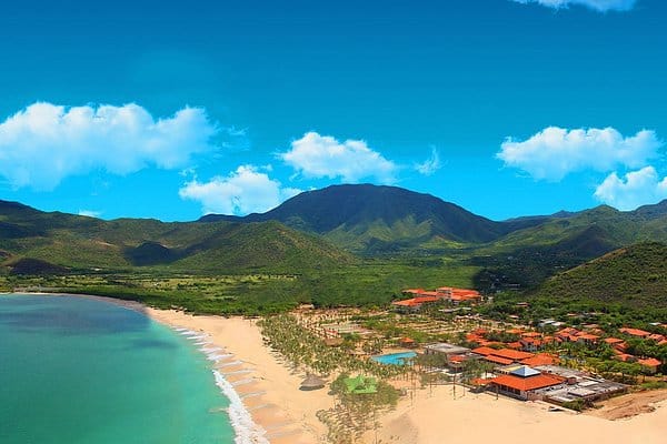 Este 2023 Venezuela recibirá al menos 500 turistas cubanos por mes