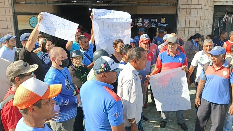 Empleados de Hidrocaribe Nueva Esparta protestan exigiendo mejoras salariales y laborales