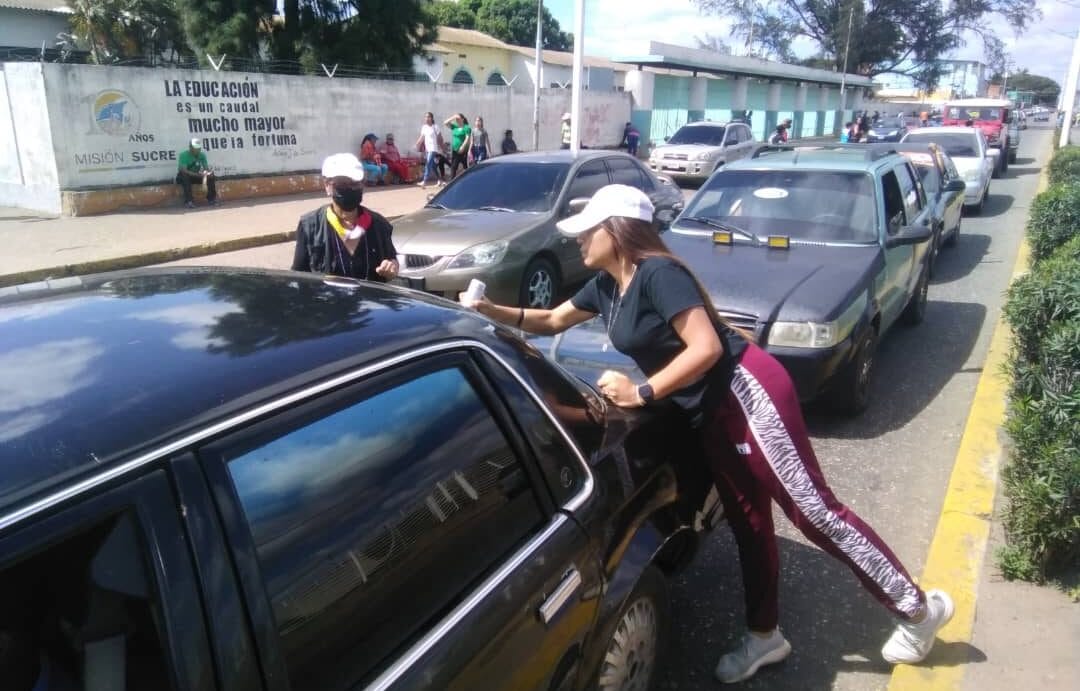 Docentes en Anzoátegui exigieron sueldos de $600 durante un “grafitazo”