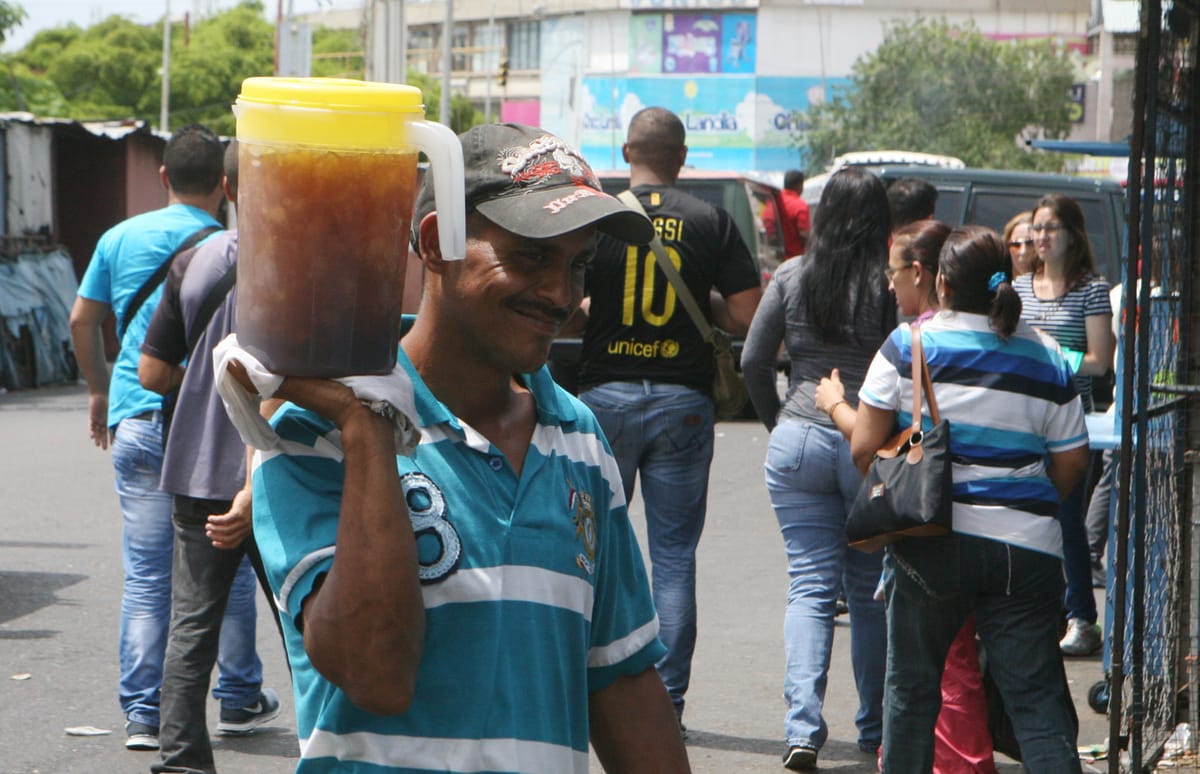 Encuesta revela que 41 % de los venezolanos trabaja por cuenta propia 