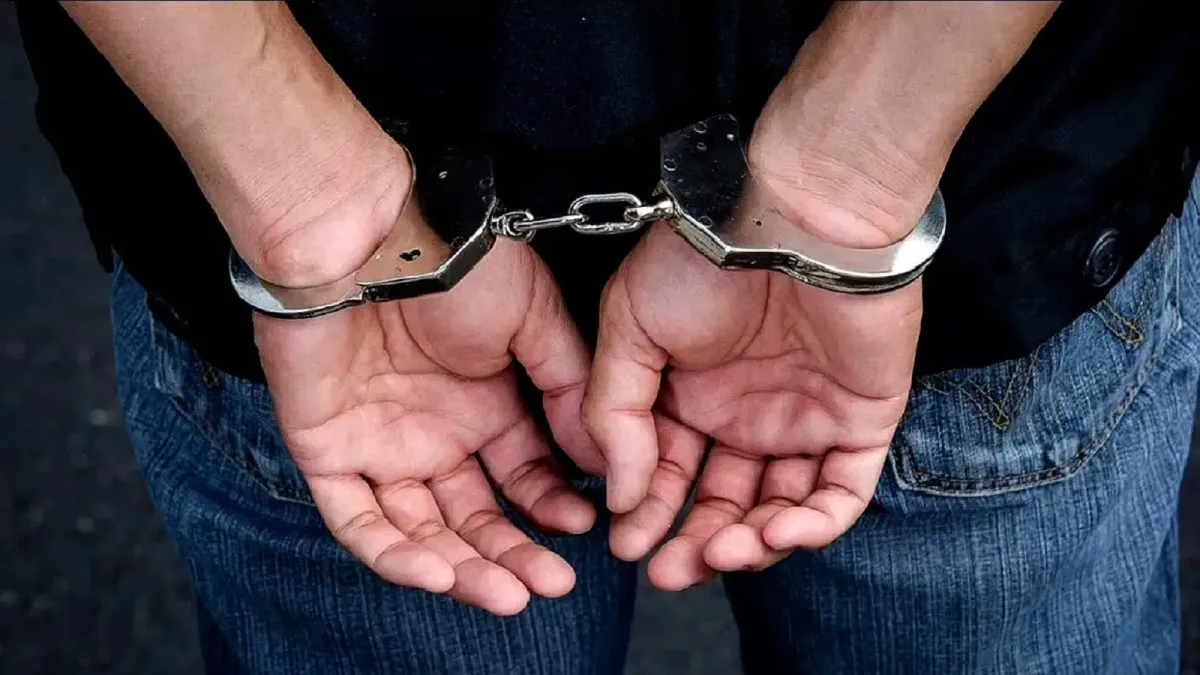 Hombre fue detenido por presuntamente falsificar títulos de bachiller
