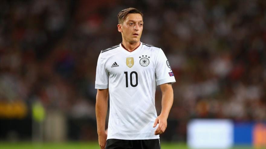 Mesut Özil anunció su retiro del fútbol