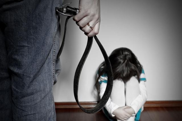 Una madre y su pareja mataron a su bebé de dos años tras darle fuerte golpiza