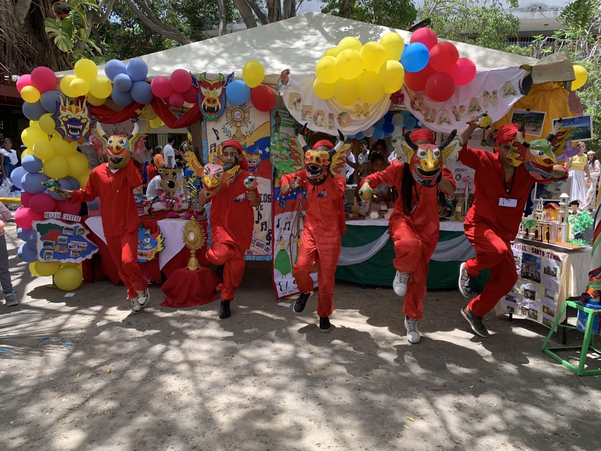 Colegio "Madre Alberta Giménez" de Cumaná celebró segunda expoferia “Recorriendo Venezuela”