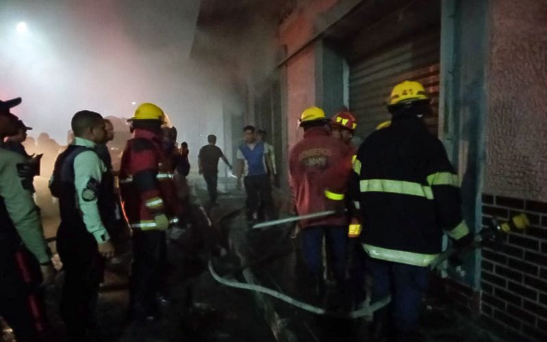 Incendio arrasó con gran parte de un comercio asiático en Carúpano
