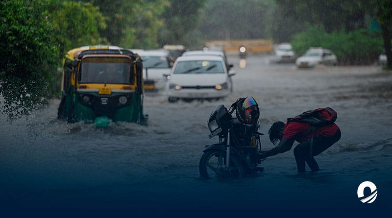 Tres niños murieron al intentar cruzar una calle inundada en Nueva Delhi