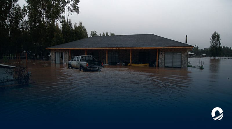 Dos fallecidos y 30.000 personas aisladas por fuertes lluvias en el sur de Chile