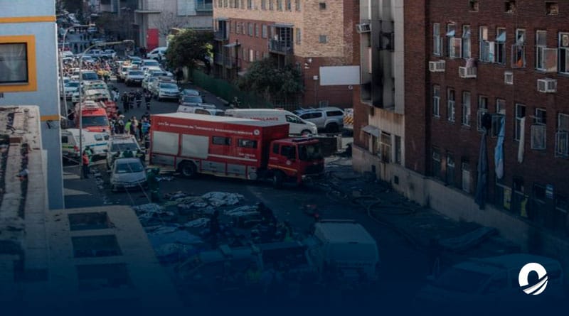 Incendio en edificio dejó al menos 73 fallecidos en Suráfrica